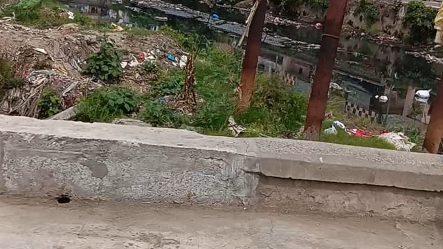 सहारनपुर में स्थित पाओं ढोई नदी जिसमें गंगाजल का स्रोत आता है नगर निगम के लापरवाही से बेहाल हो रही है सफाई व्यवस्था पर ह