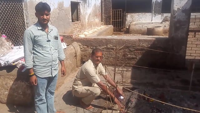 मथुरा बरसाना में फरसा वाले महाराज जी की गौशाला में श्रद्धांजलि दिया गौ माता से प्रार्थना किया माता अपने चरणों में स्थान 