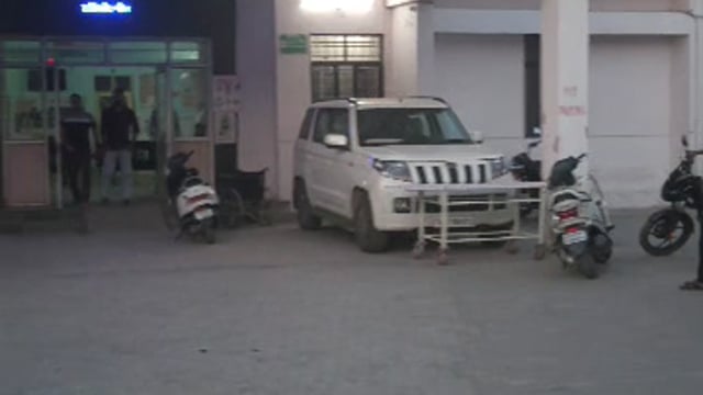 सीएचसी पलिया में स्टाफ नर्स के व्यवहार से मरीज परेशान, कई शिकायतों के बाद नहीं हुआ सुधार, सीएचसी अधीक्षक ने किया स्वीकार