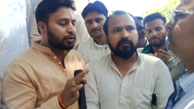 रिपीट मीटर के लिए कांग्रेस कर्तव्यों ने दिया ज्ञापन