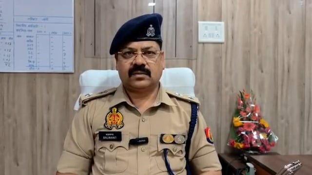 ▶️......थाना कोतवाली रुदौली क्षेत्रांतर्गत एक ज्वैलर्स की दुकान से महिला द्वारा लूट की घटना कारित कर अपने साथी अभियुक्त के साथ फरार हो जाने के प्रकरण में पुलिस द्वारा आरोपी अभियुक्त को गिरफ्तार कर की जा रही कार्यवाही के संबंध में पुलिस अधीक्षक ग्रामीण की बाइट।*