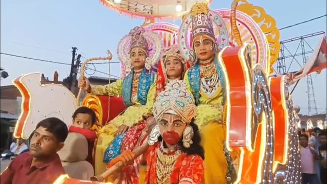 मथुरा के छाता में विश्व हिंदू परिषद दल के द्वारा हनुमानजीजयंती का भव्य रैली निकाली गई 