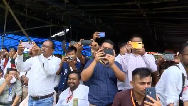 ▶️......असम की जनता को कांग्रेस पार्टी की साफ और ठोस ✋ गारंटी*

*महिलाओं को*
*प्रतिमाह नकद सहायता सीधे खाते में*
*व्यवसाय शुरू करने के लिए  ₹50,000 का समर्थन*
*ज़ुबीन गर्ग को 100 दिनों में न्याय की मेरी निजी गारंटी*
*टेम्परेरी पट्टा को स्थायी मियादी पट्टा में बदलेंगे*
*वरिष्ठ नागरिकों को ₹1250 मासिक पेंशन और समर्पित मंत्रालय*