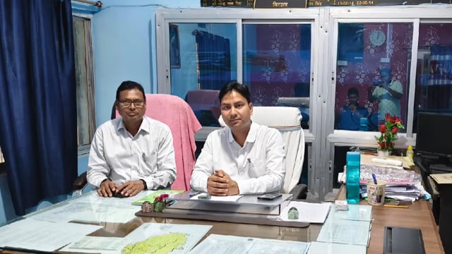 बीडीओ ने सी ओ का प्रभार सहायक बंदोबस्त पदाधिकारी को सौपा