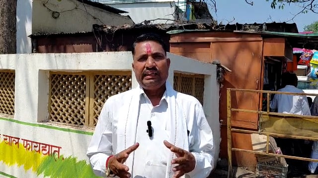 पोलीस निरीक्षक राजकुमार पुजारी यांनी भ्रष्टाचाराचा कळस गाठला होता,अभियान प्रमुख संजयकुमार कांबळे