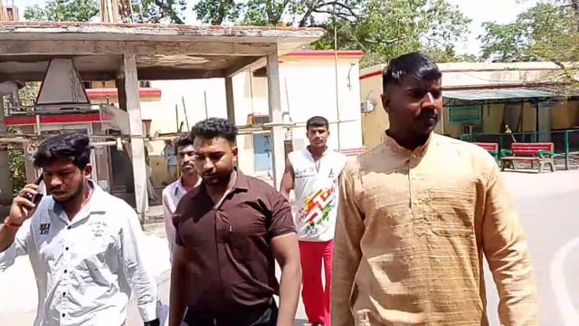 मथुरागौमातासेवकसूबेदारमेजर ब्रज वीरसिंह शैलेन्द्र पहलवानजग्गाभाईउनकीटीम द्वारा सिटी मजिस्ट्रेट साहब को ज्ञापन सौंपा 