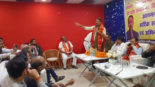 शाहजहांपुर मेंअलंकार अग्निहोत्री प्रेस वार्ता