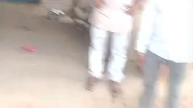 कुंडा के दुलुवामई में स्मार्ट मीटर लगाने के नाम पर वसूली का आरोप, ग्रामीणों का हंगामा#latest_news 