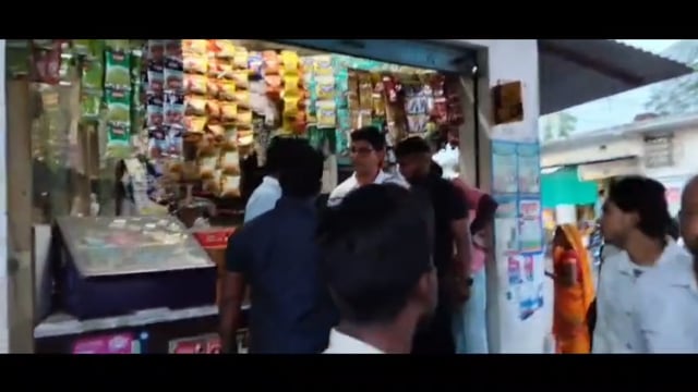 शादियाबाद थाना क्षेत्र में फर्जी जीएसटी अधिकारियों को दुकानदारों ने दबोचा