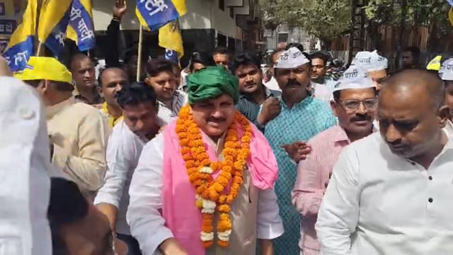 आगरा AAP की बड़ी पदयात्रा का ऐलान सड़क पर उतरेगा संगठन रोजगार और सामाजिक न्याय पर फॉक्स संजय सिंह का सीधा हमला 