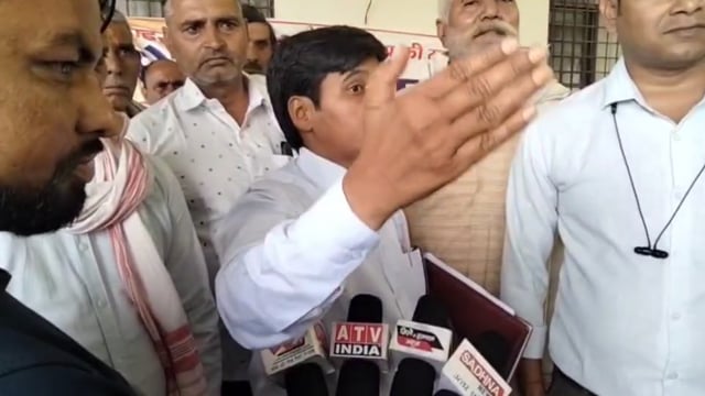 गोवर्धन तहसील में किसान टंकी पर चढ़ गए हैं 

मांग नहीं मानी तो करेंगे सामूहिक आत्महत्या