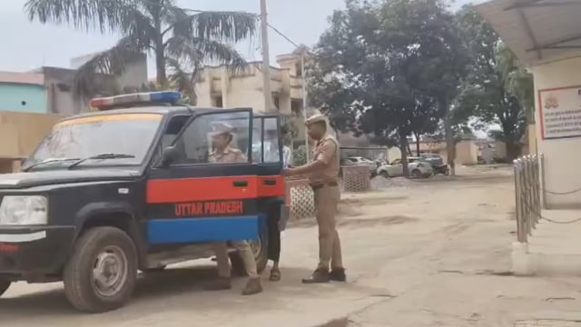 बांडा पुलिस ने नाबालिक को बहला फुसलाकर  भागने का आरोप में गिरफ्तार किया है