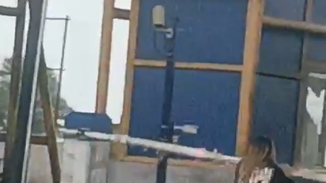 ▶️.....वाह छोरी वाह 😅
देखिए कैसे नशे में धुत लड़की टोल प्लाजा पर हंगामा कर रही है

झांसी में लुहारी टोल प्लाजा का मामला