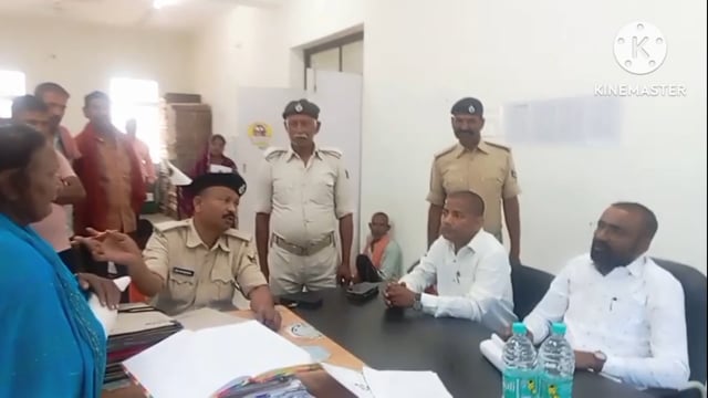 अमरपुर प्रखंड मुख्यालय में जनता दरबार, छह मामलों का हुआ निष्पादन।