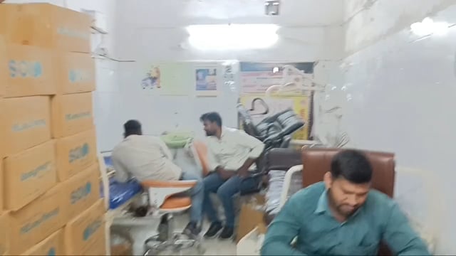 जर्जर भवन में संचालित हो रही पीएचसी सिरदला, स्वास्थ्य कर्मी दहशत में