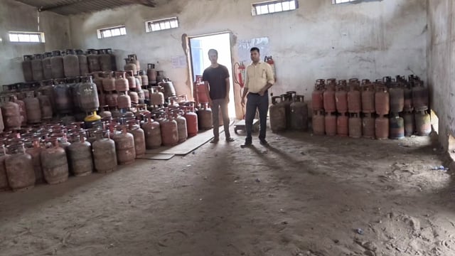 गैस माफियाओं की खैर नहीं: 57 जगहों पर छापेमारी, 3 सिलेंडर जब्त