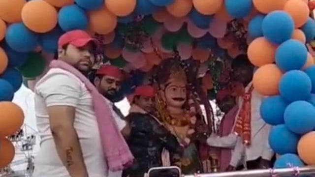 MANT-महर्षि कश्यप एवं महाराज निषाद राज गुहा, प्रतिमाओं पर, सपा महानगर अध्यक्ष ने, किया माल्यार्पण,,