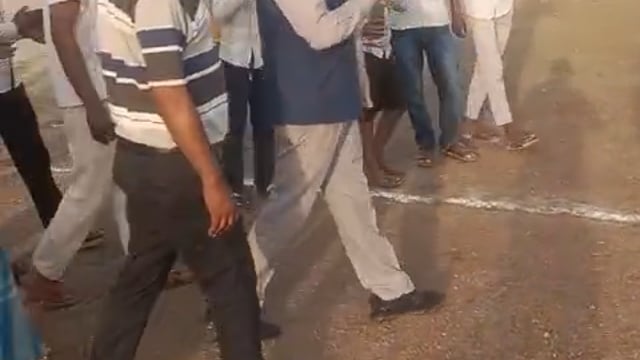 भांवरकोल  क्षेत्र के तराव में फुटबॉल मैच का उद्घाटन बसपा नेता डॉ संतोष कुमार चौधरी ने किया 