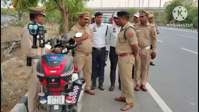 आगरा ट्रैफिक पुलिस रफ्तार पर रडार का प्रहार यमुना एक्सप्रेस एन एच पर 19 पर आगरा ट्रैफिक पुलिस की बड़ी कार्यवाही