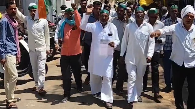 कोंच,मुआवजे की मांग भाकियू ने एसडीएम सौंपा ज्ञापन, आंदोलन की चेतावनी