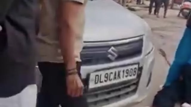 ➡️उत्तर प्रदेश ⬅️
मथुरा के जैत थाना क्षेत्र में एक नाबालिग लड़की द्वारा एक पुजारी पर दुष्कर्म का आरोप