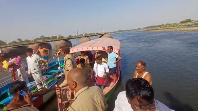 पोटून पुल पर यमुना नदी में डुबने से 10 श्रद्धालुओं की मोत