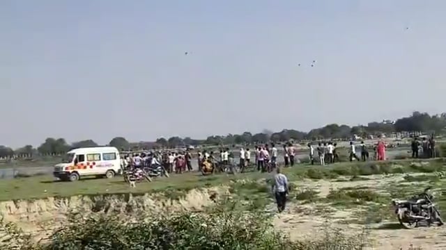 ➡️....वृंदावन में यमुना नदी में स्टीमर पलटने से अभी तक 6 लोगों की मौत हुई। मथुरा DM ने इसकी पुष्टि की है।