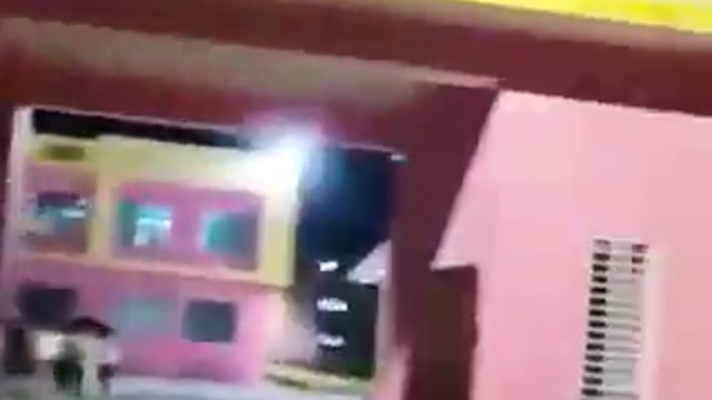 ➡️......यूपी के शामली में जिला अस्पताल ने गर्भवती महिला को भर्ती करने से इन्कार कर दिया,फिर अस्पताल गेट के बाहर ही डिलीवरी हो गई