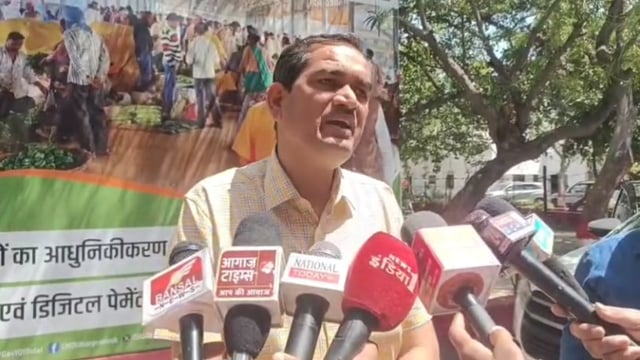 मथुरा में निजी स्कूलों पर प्रशासन का बड़ा एक्शन: किताबों पर 25% छूट अनिवार्य, RTE दाखिले की डेडलाइन तय
