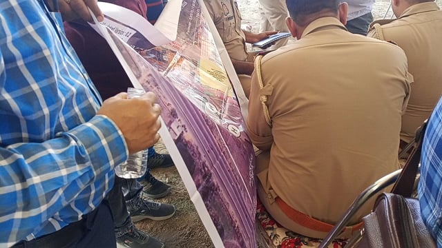 बरेली मोड़ पर संत महाराज जी  की तैयारी चल रही है सजावट की