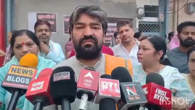 मेरठ सेंट्रल मार्केट के पीड़ित व्यापारियों को लेकर अखिल भारतीय हिंदू सुरक्षा संगठन के क्रांतिकारी राष्ट्रीय अध्यक्ष सचिन सिरोही का सनसनीखेज बयान ।