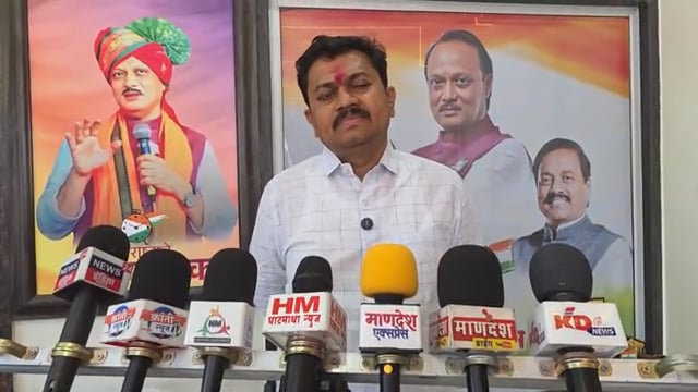 स्वच्छतेच्या कामात आटपाडी नगरपंचायतीच्या सीईओ व नगराध्यक्षांकडून मोठा भ्रष्टाचार अनिल पाटील यांनी पत्रकार परिषदेत सादर क