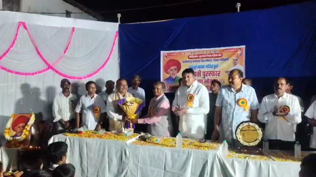 मौशीखांब–मुरमाडी जिला परिषद क्षेत्र में प्रकाश ताकसांडे को ‘क्रांतिसूर्य महात्मा ज्योतिबा फुले सेवाव्रती पुरस्कार