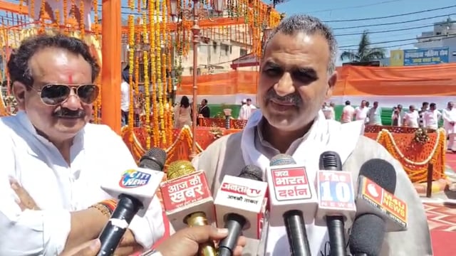 मुजफ्फरनगर ब्रेकिंग 


पूर्व केंद्रीय मंत्री सांसद मुजफ्फरनगर डॉक्टर संजीव बालियान मुख्यमंत्री के कार्यक्रम की जानकारी देते हुए...