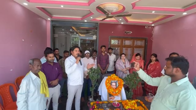 व्यापार मंडल के जिला अध्यक्ष महेश सोनी सोनू कसौधन लक्ष्मी सोनी ने अम्बेडकर जयंती पर बीनू खुशीमहिलाओको किया सम्मानित 