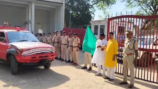 अग्निशमन सप्ताह पर शहीदों को श्रद्धांजलि मॉक ड्रिल से दिया गया सुरक्षा का संदेश