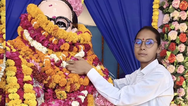 मथुरा में धूमधाम से मनाई गई भीमराव अंबेडकर की 135 वीं जयंती, प्रतिमा पर किया माल्यार्पण।