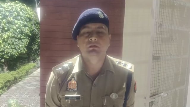 सोशल मीडिया पर थाना पुवायाँ से संबंधित वायरल प्रकरण में थाना पुवायाँ द्वारा सुसंगत धाराओं में अभियोग पंजीकृत करने व्हाइट