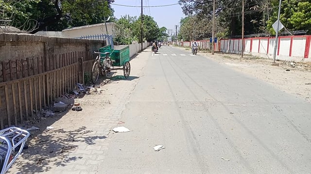 शाहजहांपुर स्वच्छता अभियान की पोल खोलता कूड़े का ढेर