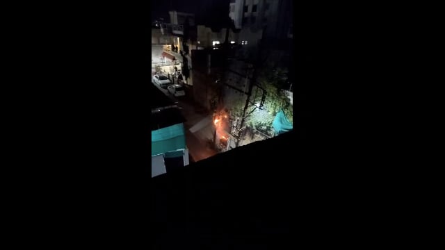 आझाद नगर भागात विद्युत डीपीला लागली आग,नागरिकांत भीतीचे वातावरण