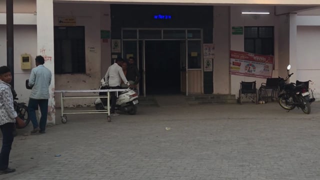 पलिया में खानकाह रोड पर अज्ञात शव मिलने से सनसनी, जांच में जुटी पुलिस, अभी तक नहीं हो सकी शिनाख्त