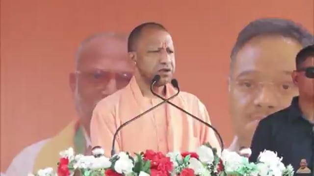 ➡️.....चिंता करने की आवश्यकता नहीं है। आने दीजिए BJP सरकार। ये सभी बंगाल की सड़कों पर झाड़ू लगाते हुए दिखाई देंगे"