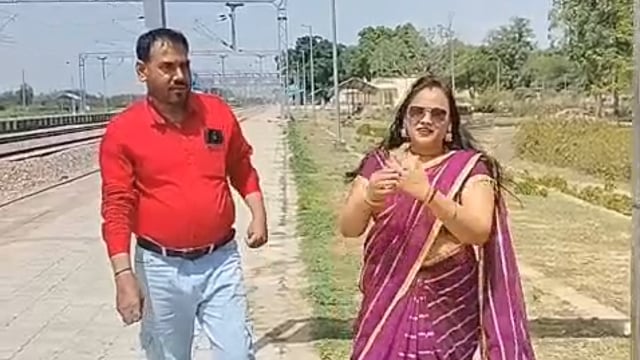 .➡️....मूड खराब हो,
काम मे मन न लग रहा हो,
बोरियत सी लग रही हो
उपाय-
इंस्टाग्राम खोलिये और इस तरह की 4 -5 रील देख डालिये
मूड एकदम फन्ने खां हो जाएगा,
चेहरे पर मुस्कान/हंसी आ जायेगी,
काम मे मन लगने लगेगा
सोचिये ऐसे लोग कितनो का भला कर रहे हैं
Ama.jane.do. ☺️