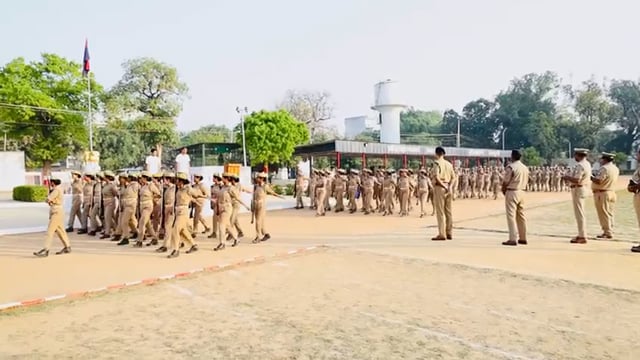 साप्ताहिक परेड आयोजित हुई