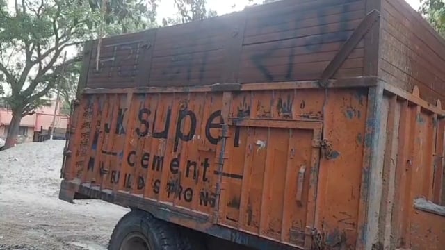 मथुरा के थाना मांट और नौहझील क्षेत्र में रेती से ओवरलोड वाहनों पर हुई बड़ी कार्रवाई।