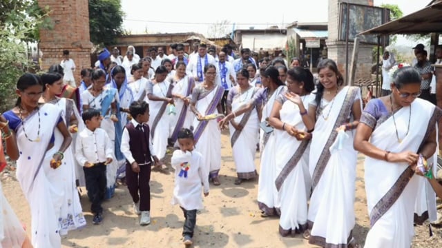 मुरमाडी में डॉ. बाबासाहेब आंबेडकर की पूर्णाकृति प्रतिमा का अनावरण, अरविंद कात्रटवार ने बताए उनके विचार प्रेरणादायी