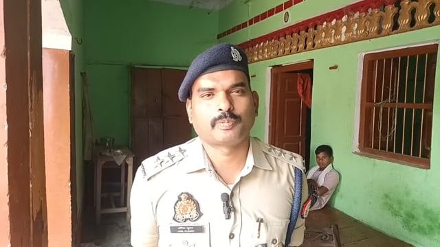 जमानियां कोतवाली के देवरिया गांव में 14 वर्ष के किशोर की संदिग्ध परिस्थितियों में मौत हो जाने के सम्बंध में ग्रामीणों व 