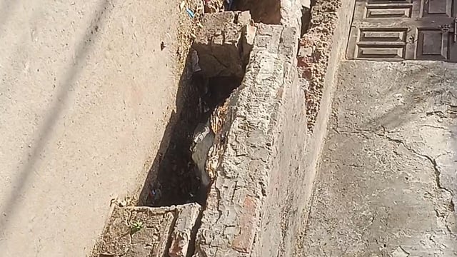 नालियां भरी पड़ी है सफाई नहीं हो रही