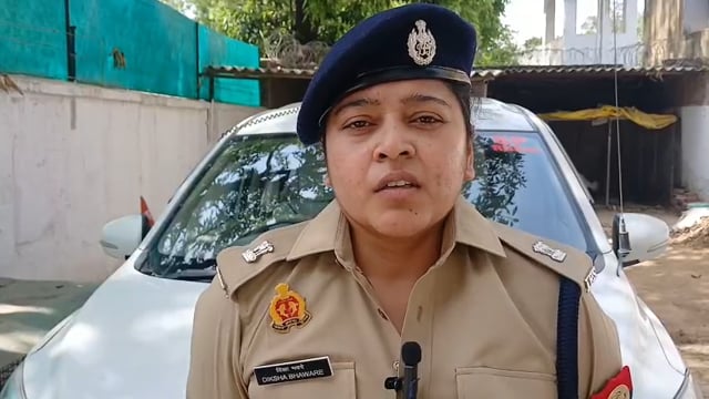 जलालाबाद गांव राजपुर नगला में अंबेडकर मूर्ति तोड़े जाने के बाद हुआ विवाद प्रशासन ने मूर्ति जप्त कर अपने कब्जे में लीं