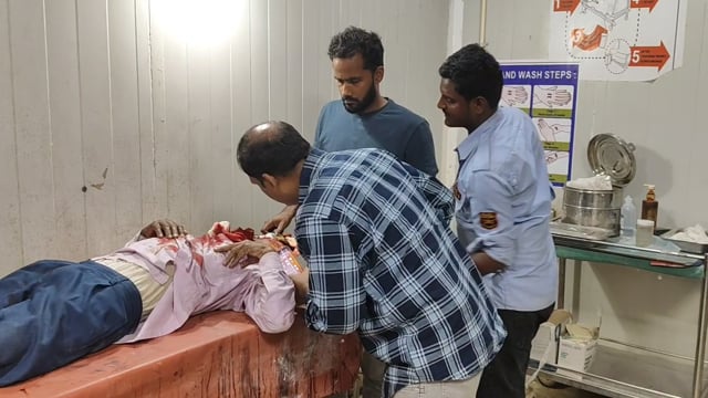 “हादसे के बाद अस्पताल पहुंचे युवक के साथ जो हुआ… वो किसी ने सोचा भी नहीं था”